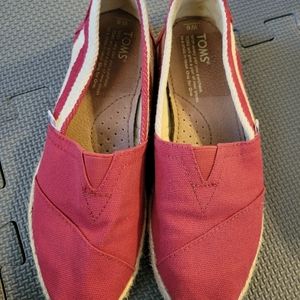 SOLD Espadrille Toms